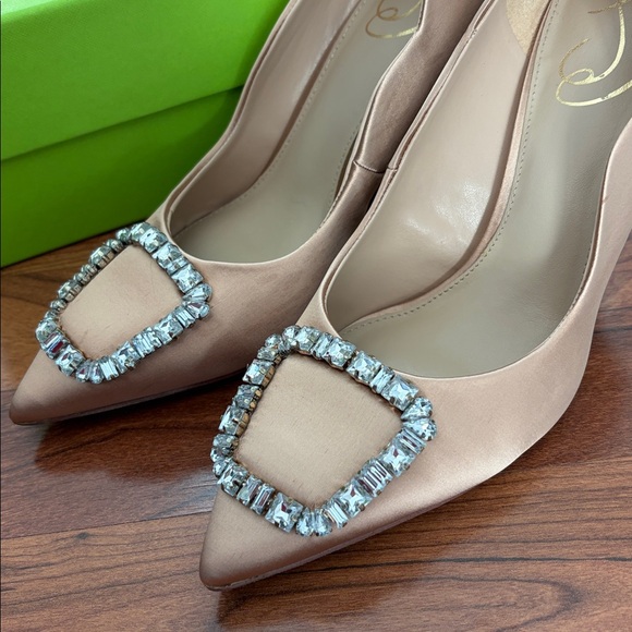 Sam Edelman Women's Nude Pointed Toe Embellished Satin Pumps - Picture 2 of 3